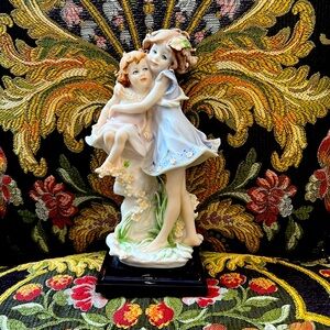 Giuseppe Armani “don’t worry” statue for